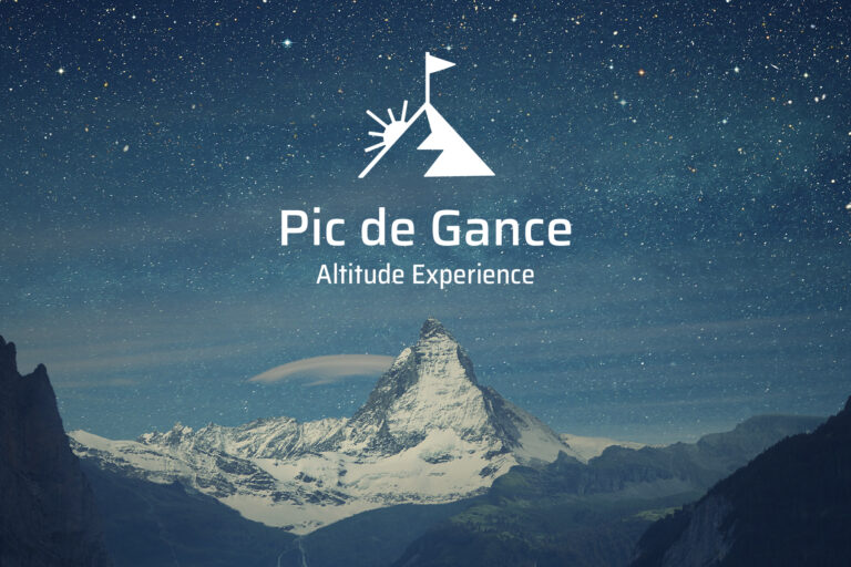 Affiche avec la montagne Matterhorn en Suisse dans la nuit avec le ciel et avec le logo Pic de Gance pour le projet Pic de Gance réalisé par web designer Yevhen SHLYKOV à Bordeaux