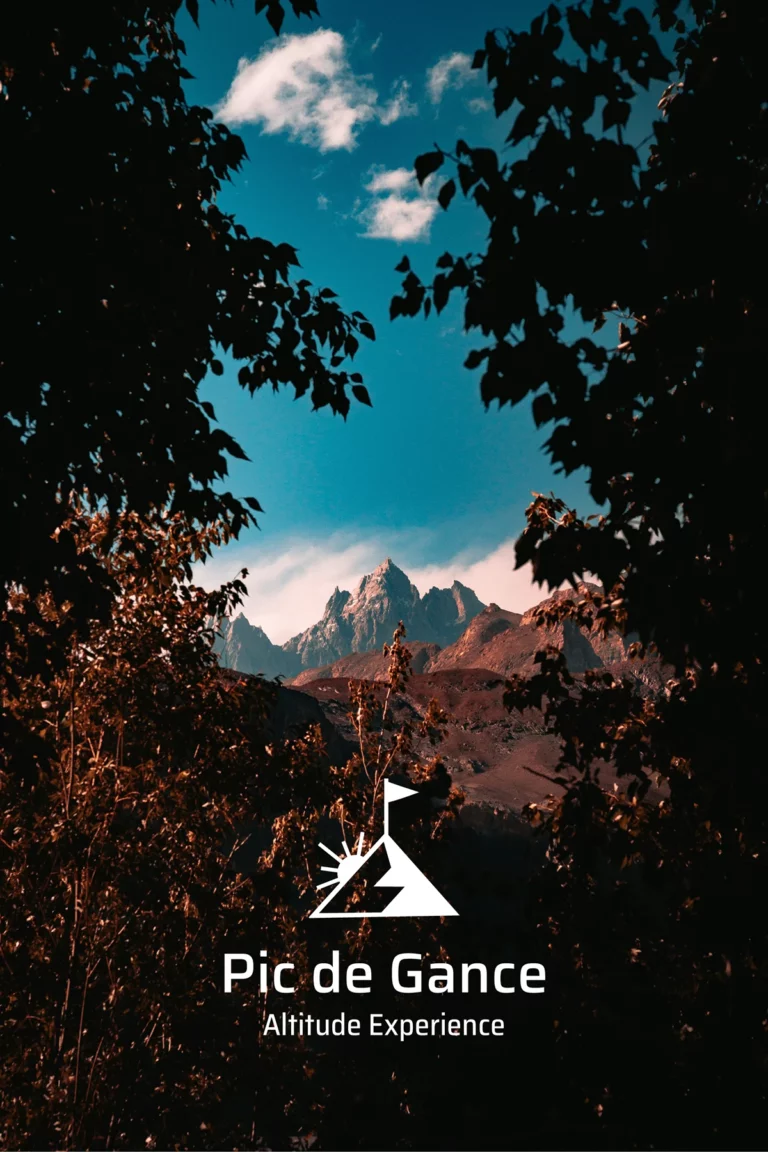 Affiche Pic de Gance d'un cadre mystique avec une montagne réalisé par web designer Yevhen SHLYKOV à Bordeaux